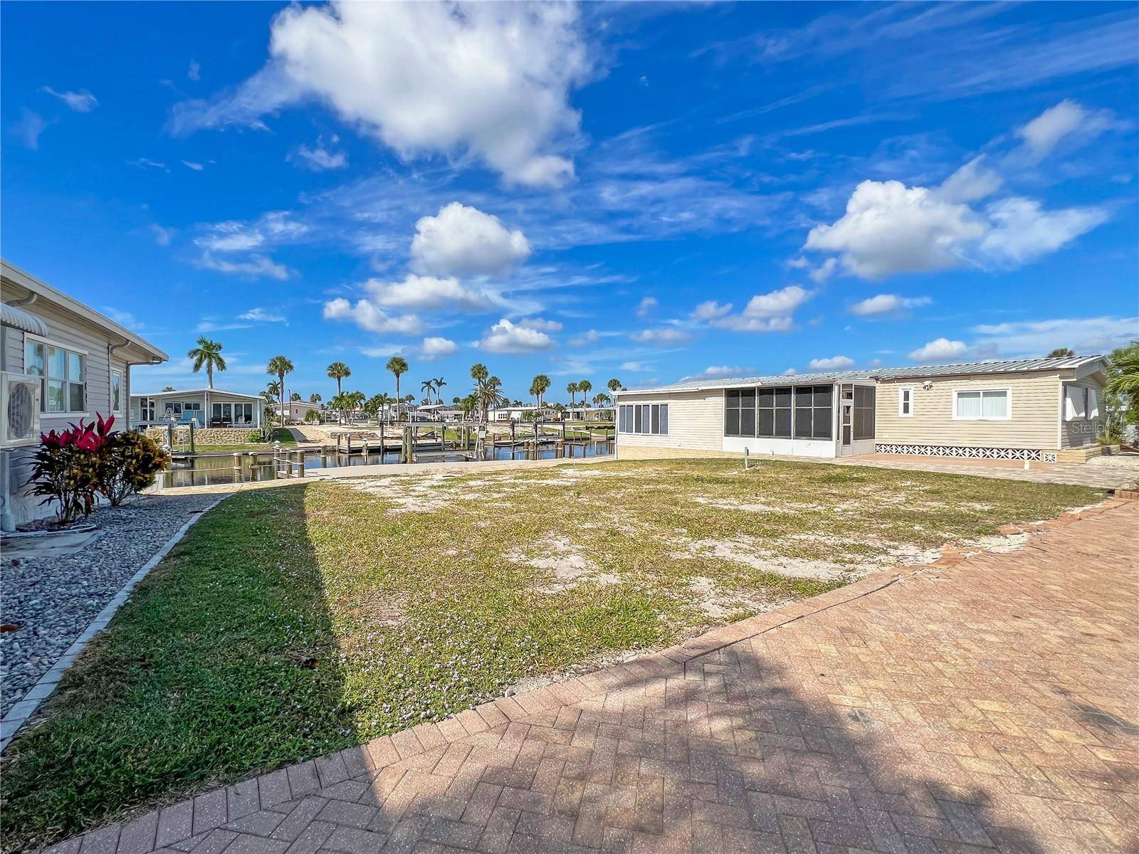 Fort Myers Beach, FL 33931,17860 BRYAN CT #Lot 384