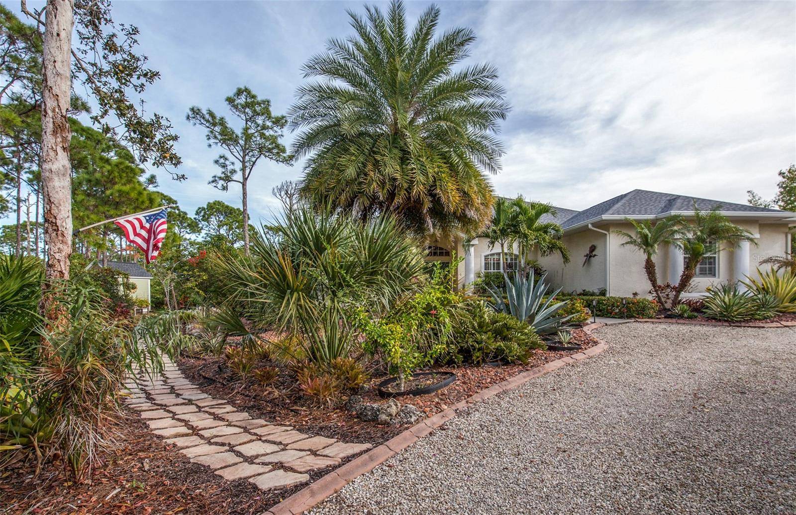 Venice, FL 34293,2 RIVERFRONT CT