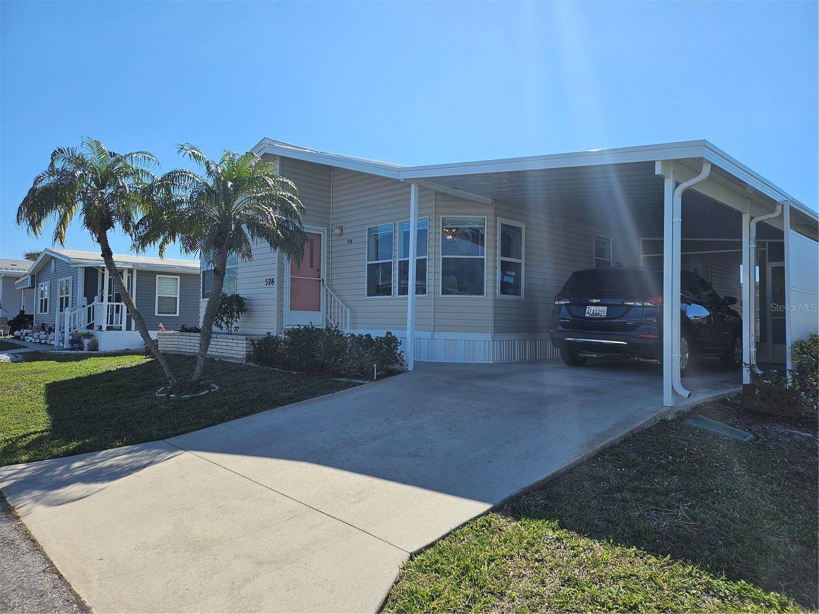 Venice, FL 34285,528 WALNUT CIR