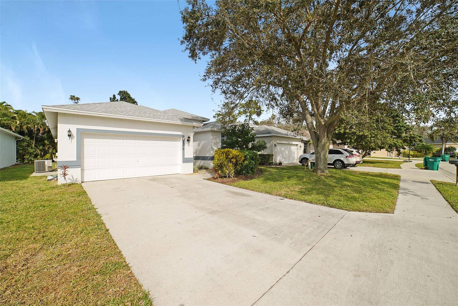 Naples, FL 34104,180 STANHOPE CIR