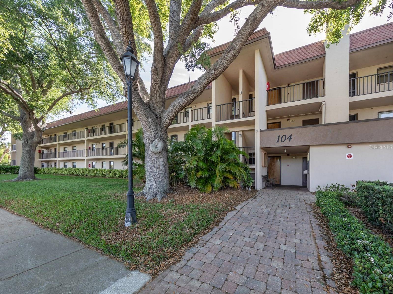 Venice, FL 34292,104 CAPRI ISLES BLVD #308