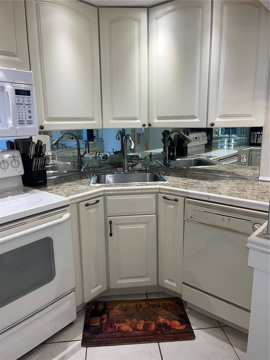 Venice, FL 34285,519 ALBEE FARM RD #317