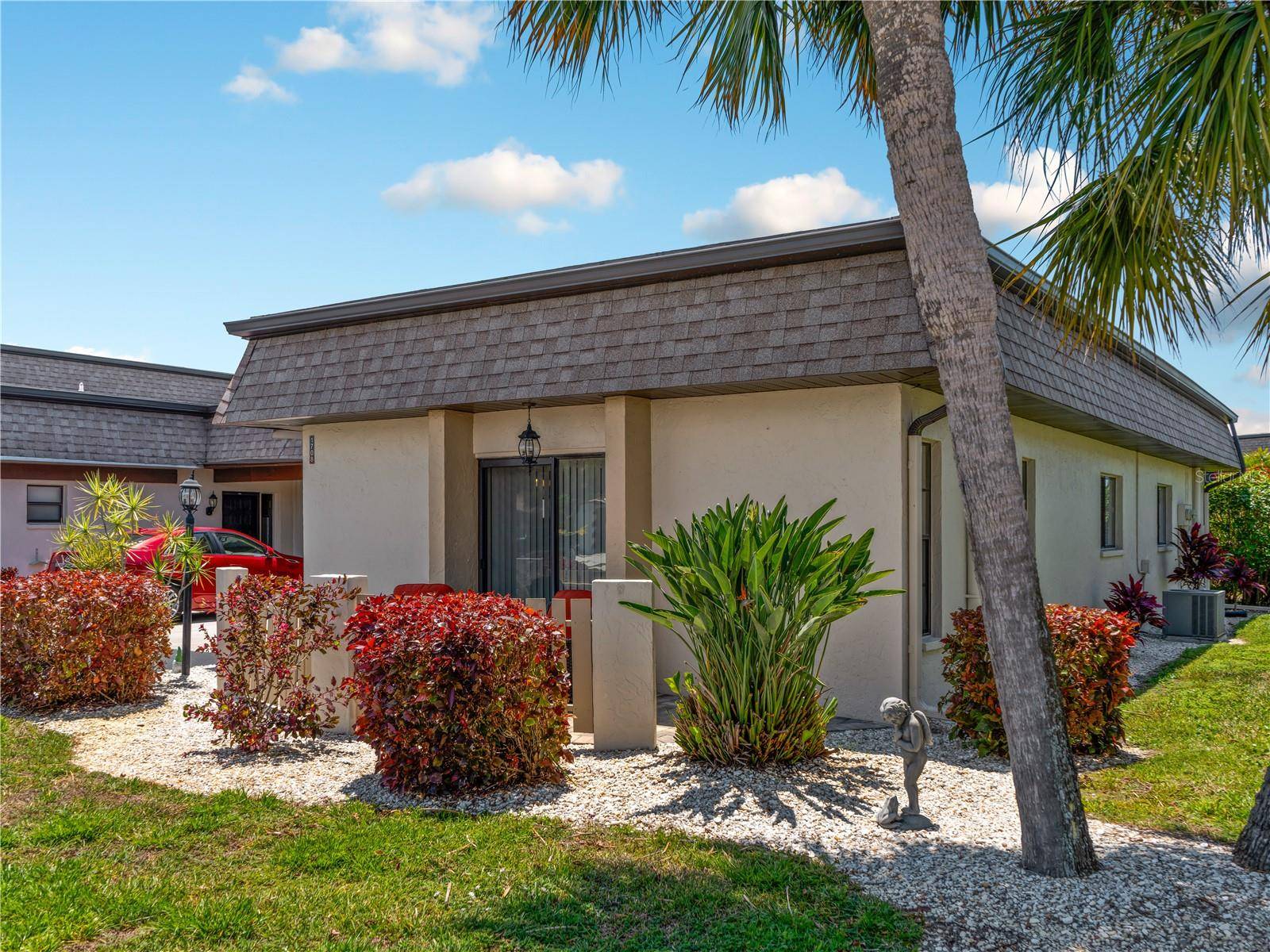 Venice, FL 34293,1708 LAKESIDE DR #1710-B