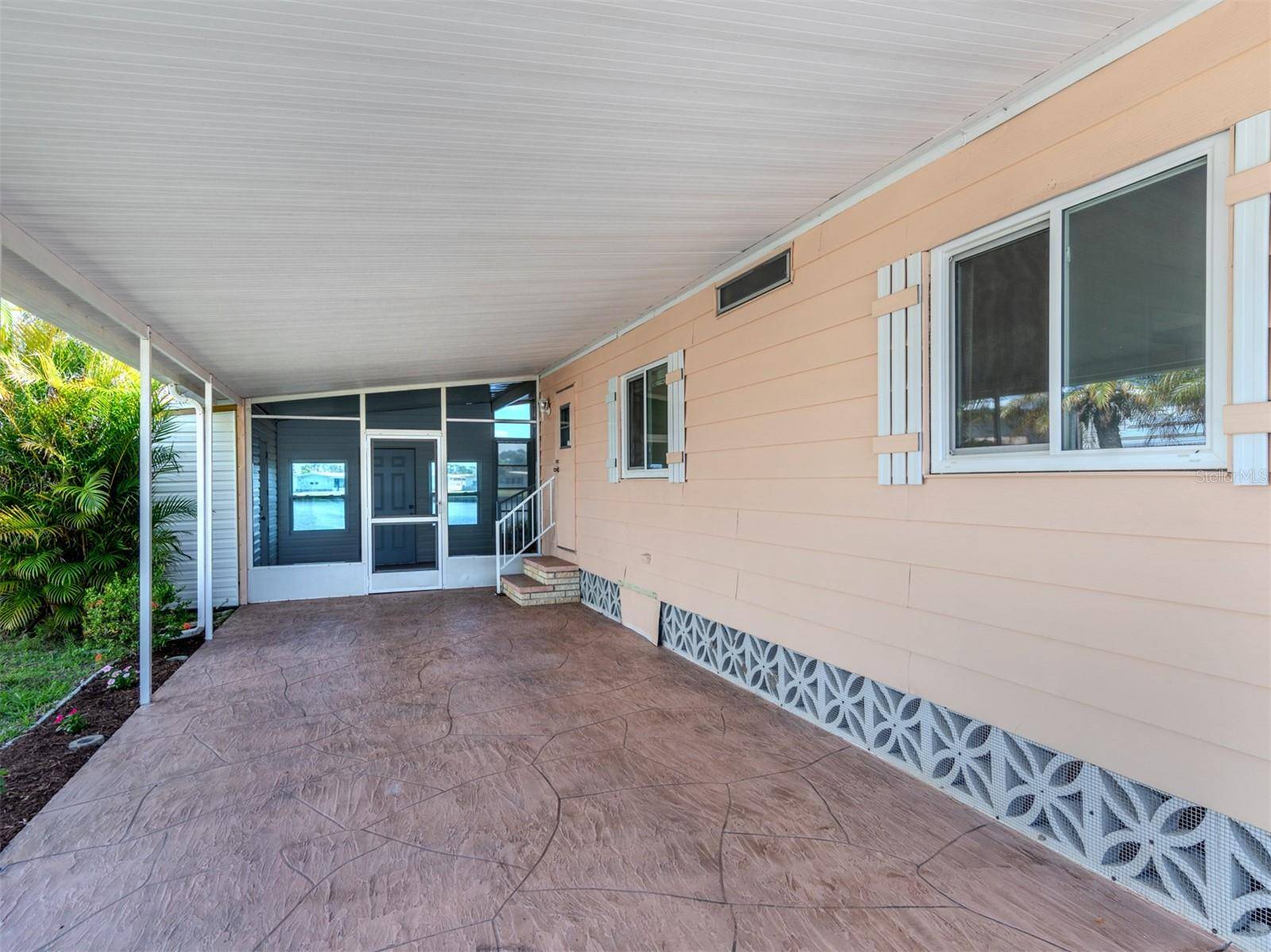 North Port, FL 34287,109 LAKEVIEW DR
