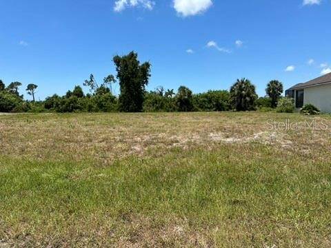 Rotonda West, FL 33947,40 PINE VALLEY PL