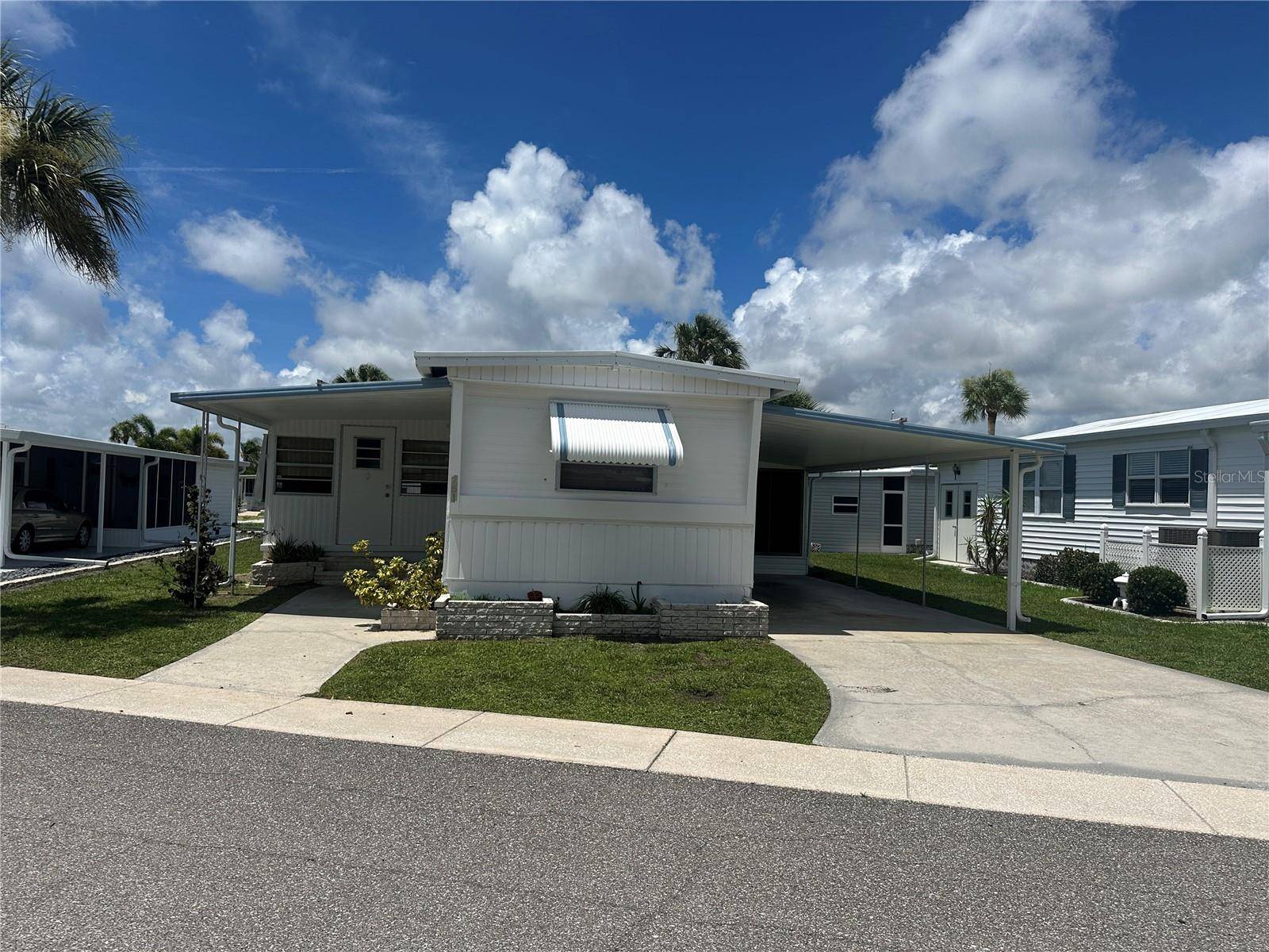 Venice, FL 34293,751 DAHLIA DR