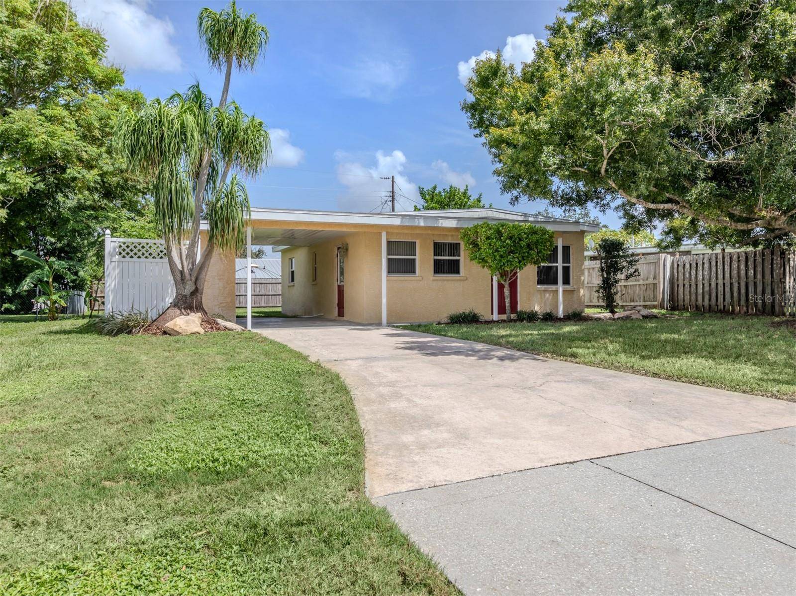 Venice, FL 34285,1020 ROBERTA ST