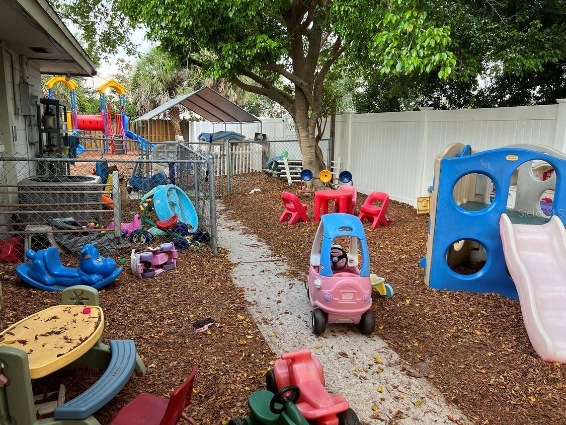Venice, FL 34293,1602 BANYAN DR
