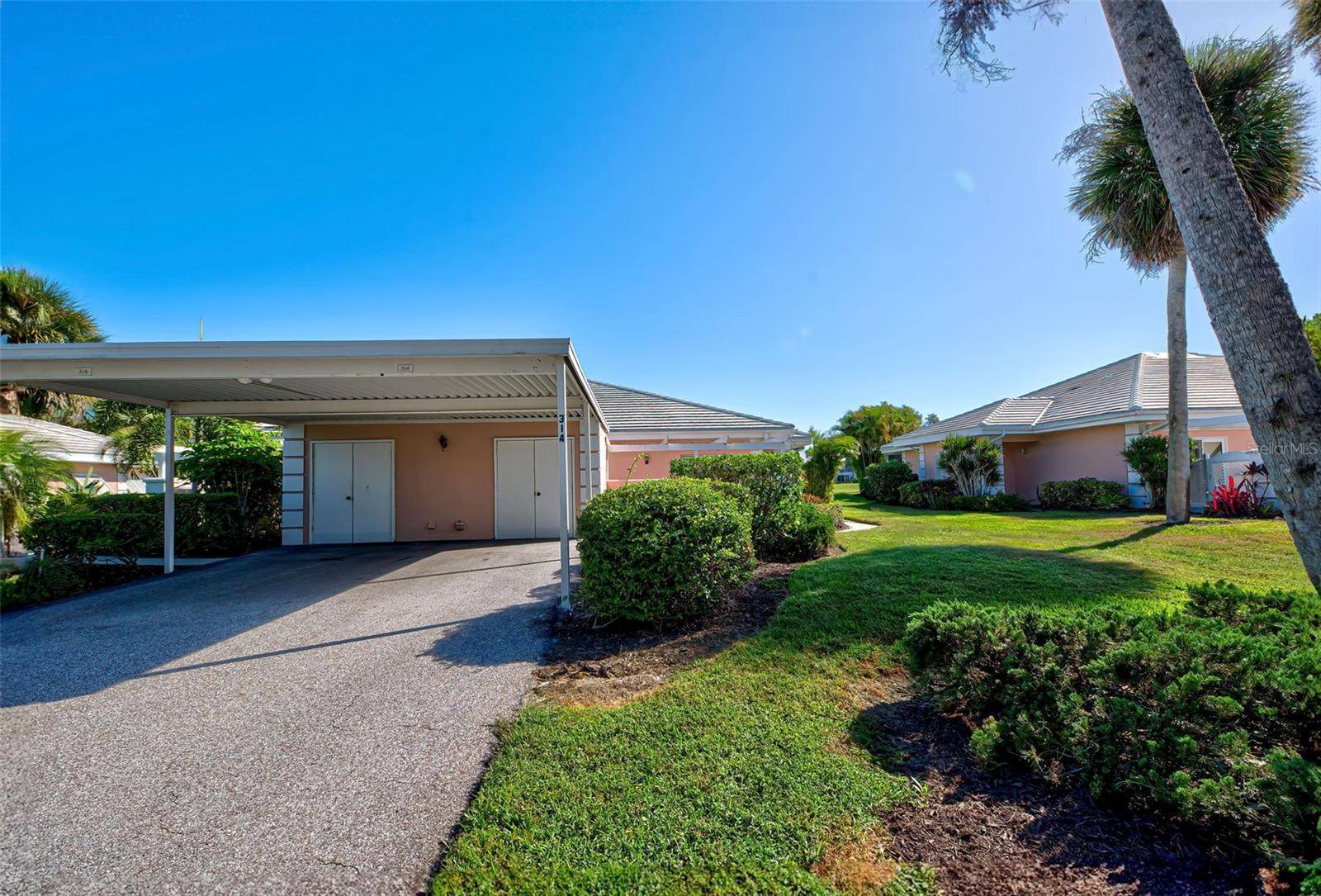 Venice, FL 34293,314 CERROMAR WAY #16