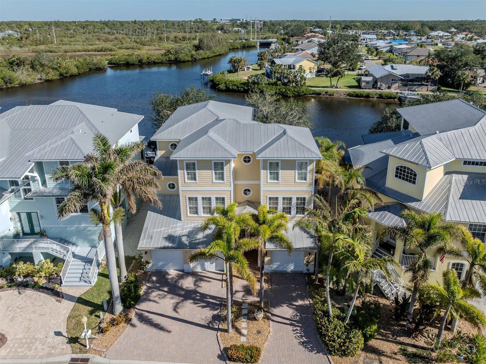 Nokomis, FL 34275,737 SHAKETT CREEK DR