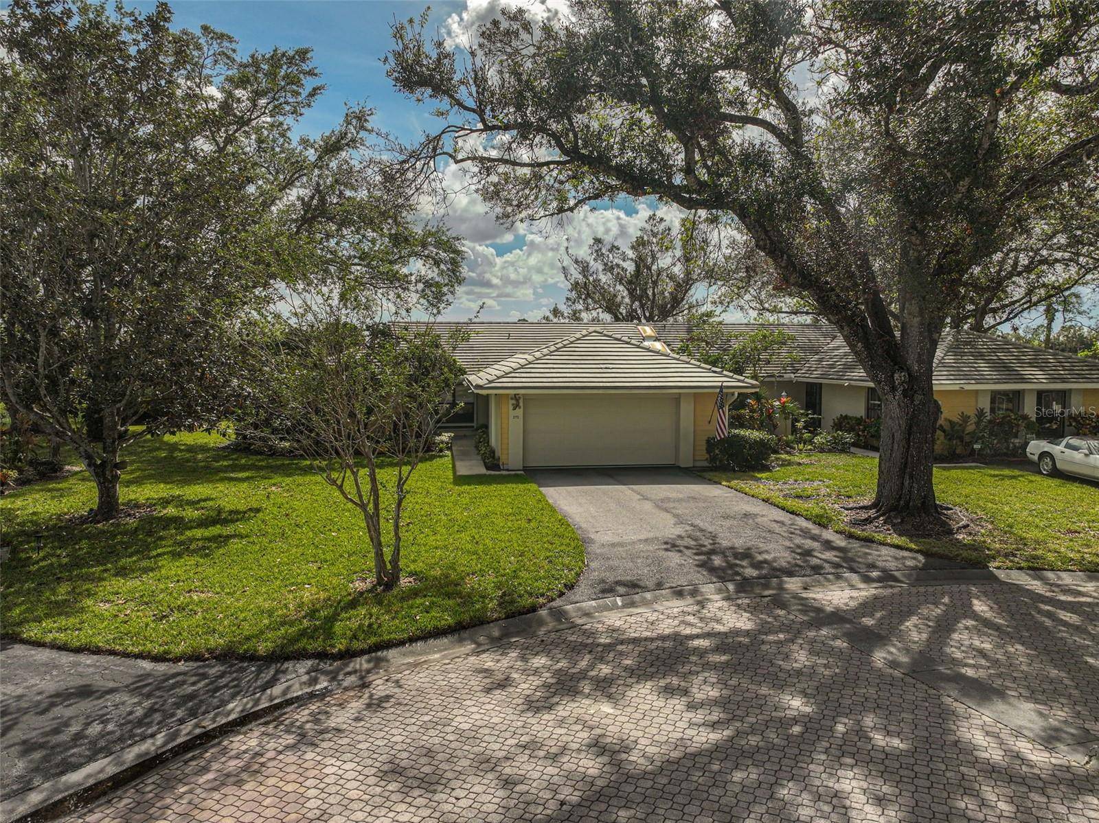 Venice, FL 34293,272 SOUTHAMPTON DR #308