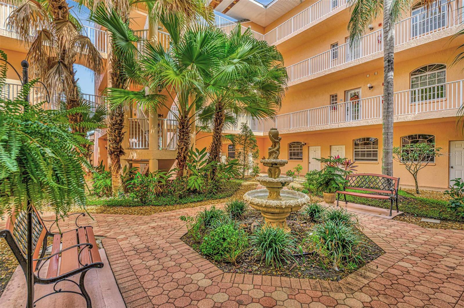 Venice, FL 34292,1502 GONDOLA PARK DR #1502