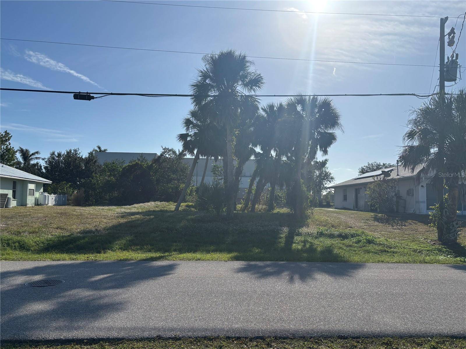 Rotonda West, FL 33947,145 MARK TWAIN LN