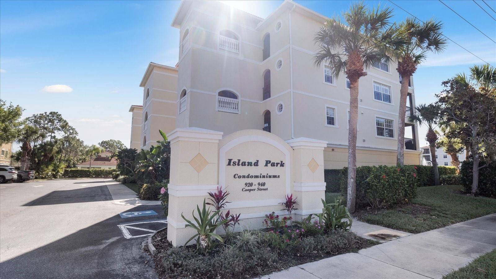 Venice, FL 34285,920 COOPER #302