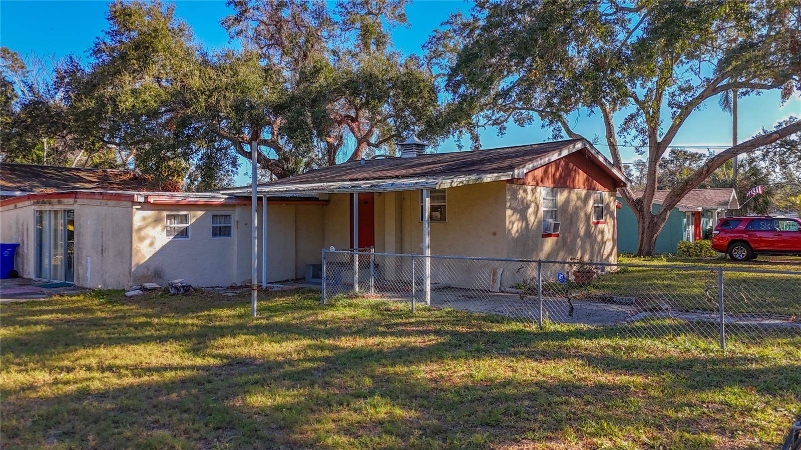 Dunedin, FL 34698,518 BAY ST