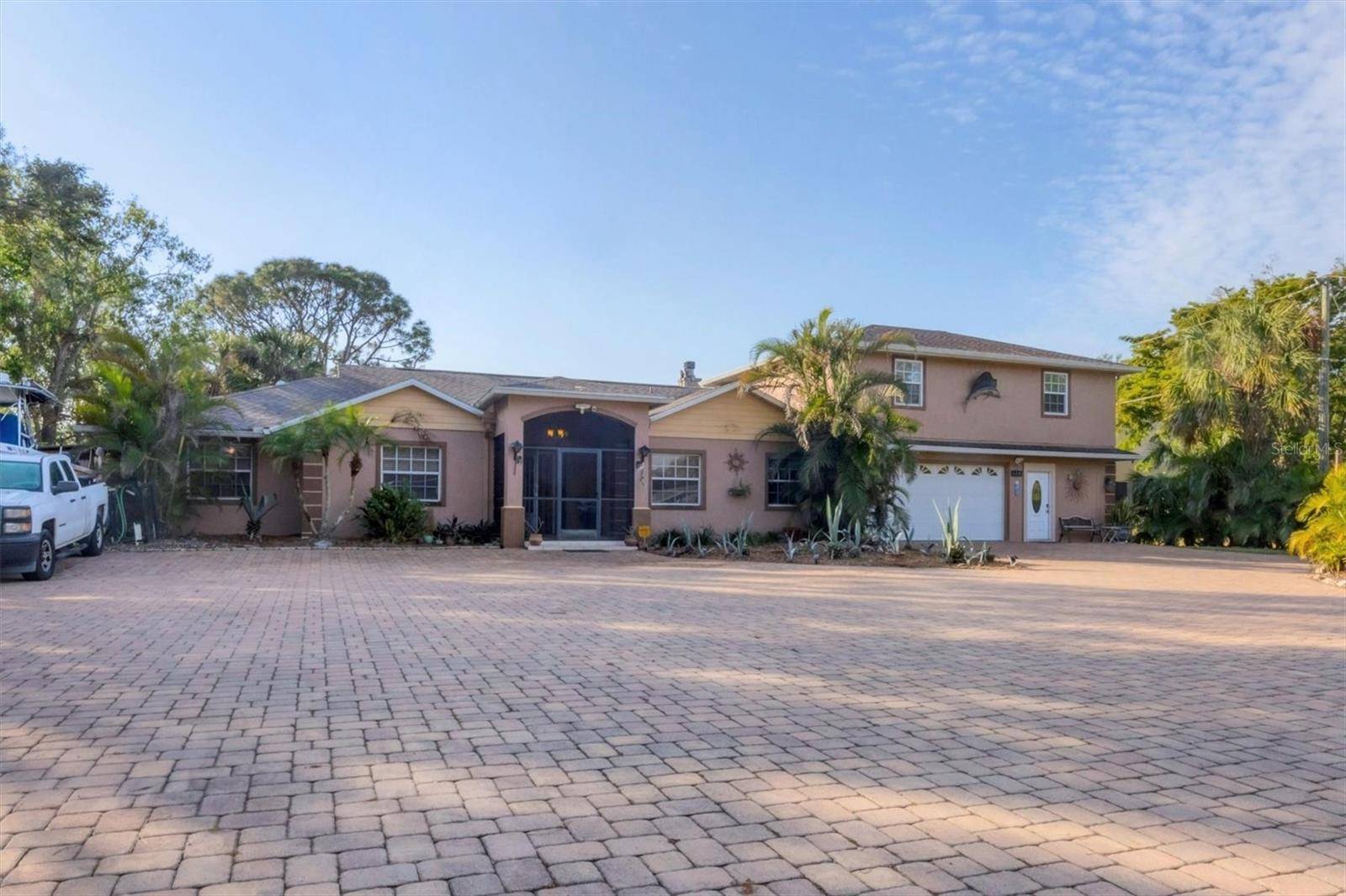 Nokomis, FL 34275,690 PERCHERON
