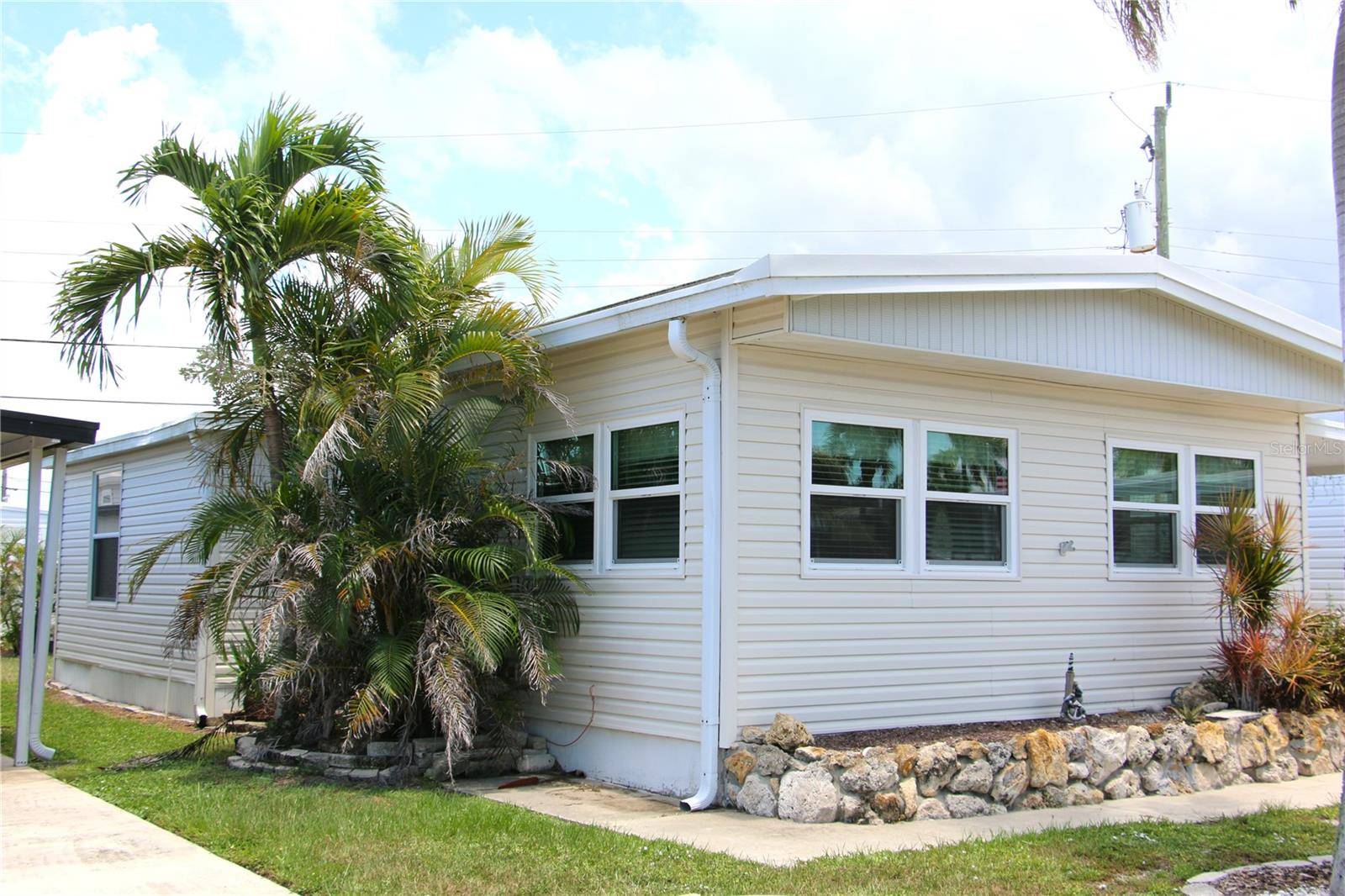 Venice, FL 34285,808 S GREEN CIR