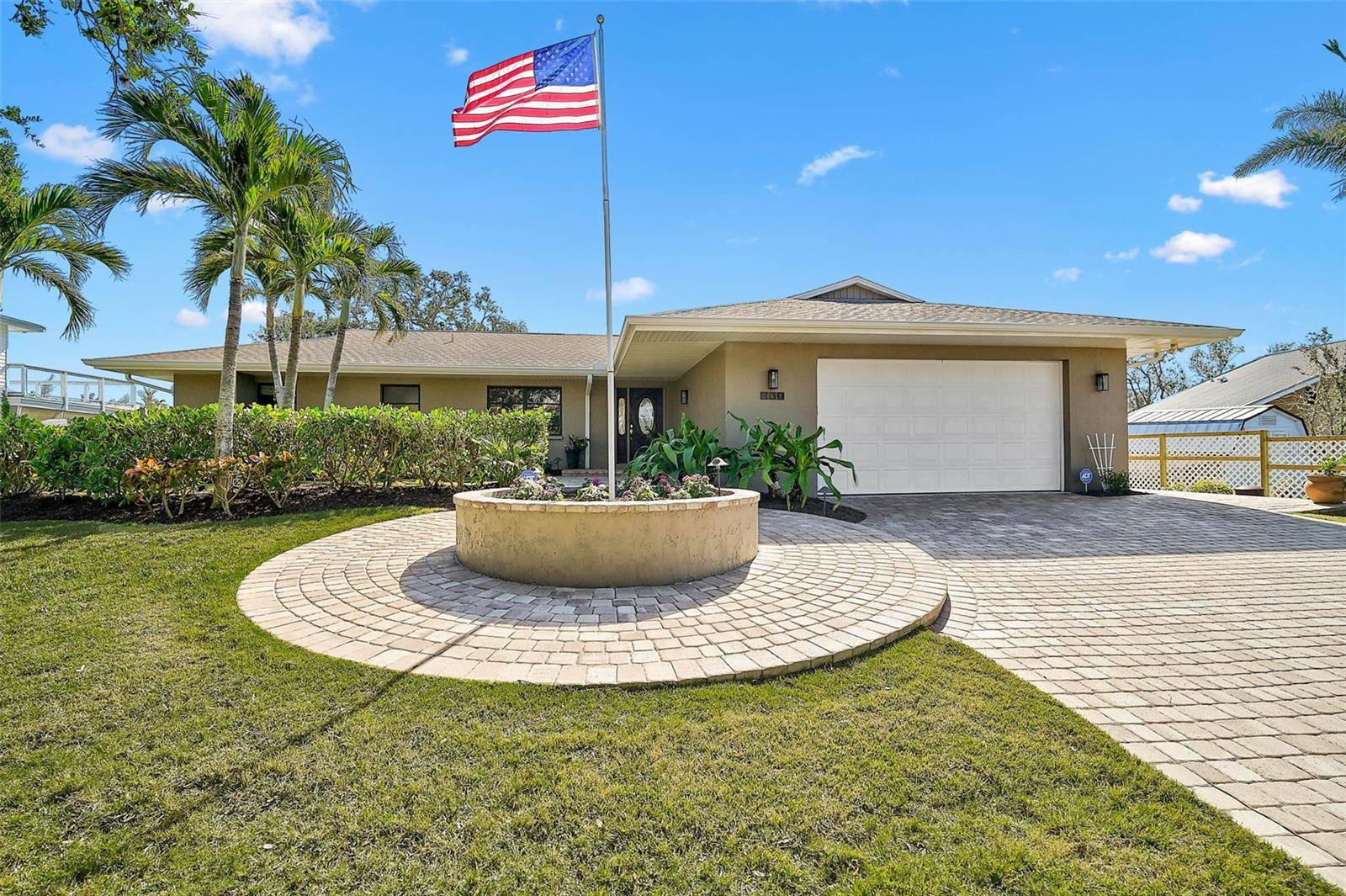 Nokomis, FL 34275,641 BAYSHORE RD
