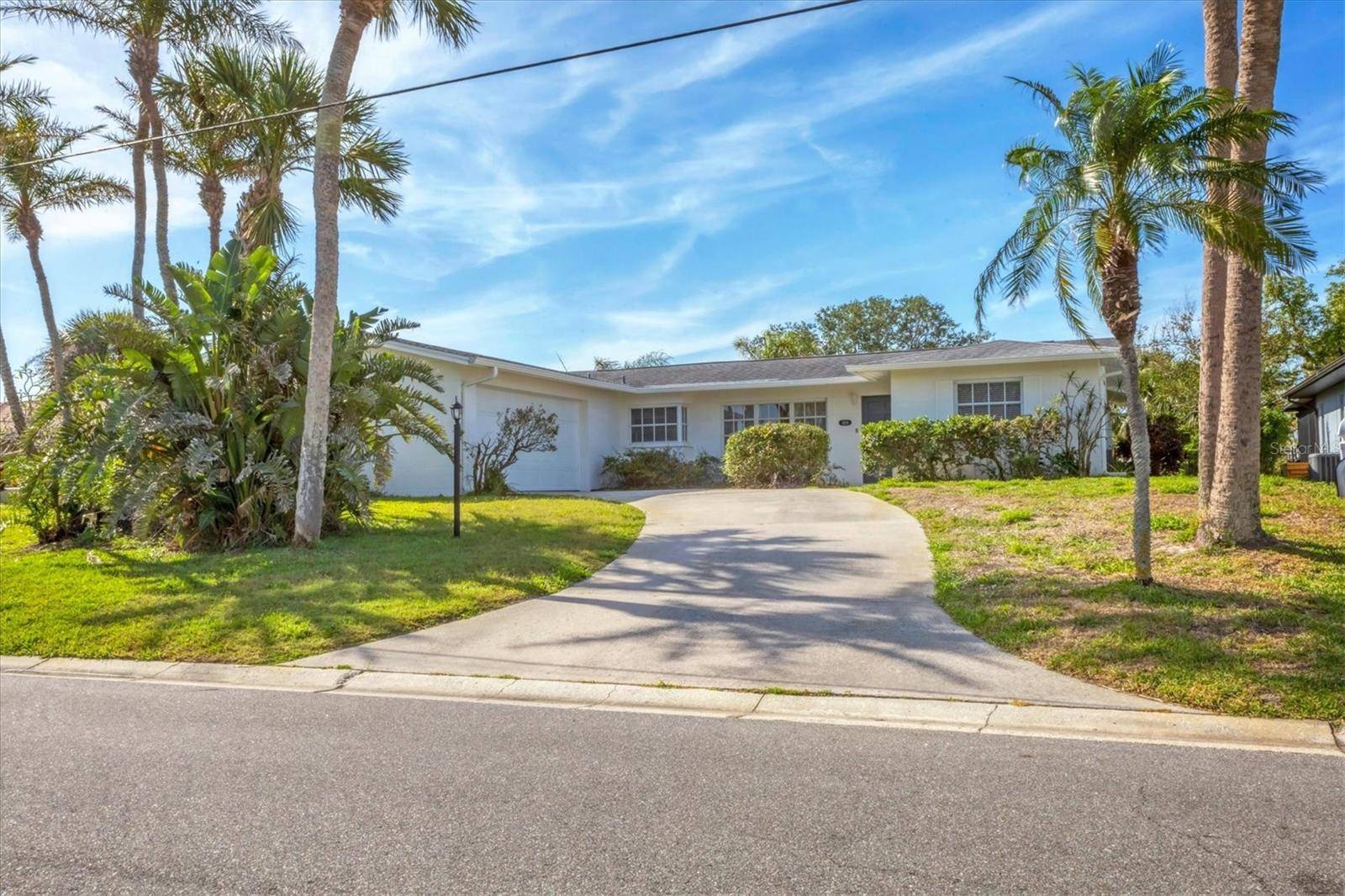 Venice, FL 34293,1220 LAKESIDE DR
