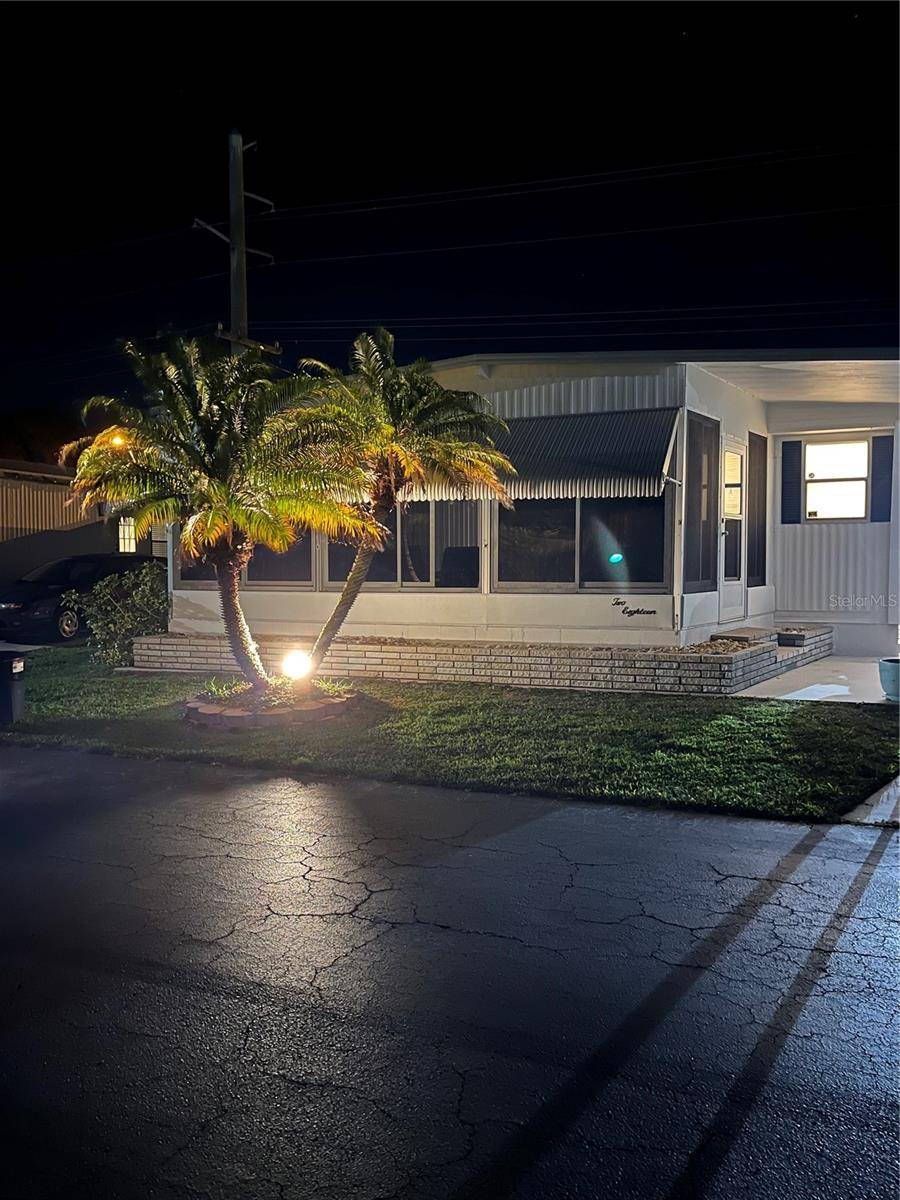 Osprey, FL 34229,218 PALM AIR DR