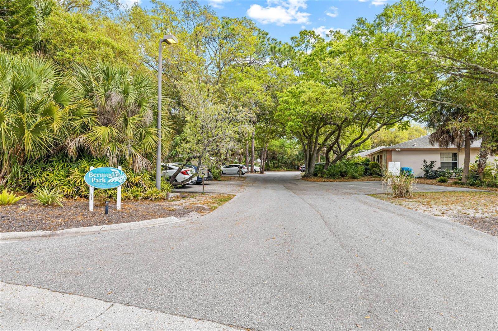 Sarasota, FL 34237,614 N JEFFERSON AVE #27