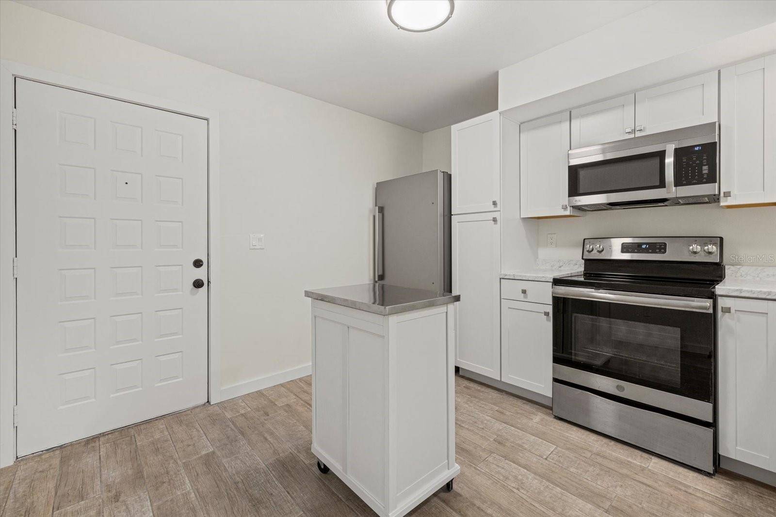 Venice, FL 34285,1258 BARBARA DR #105