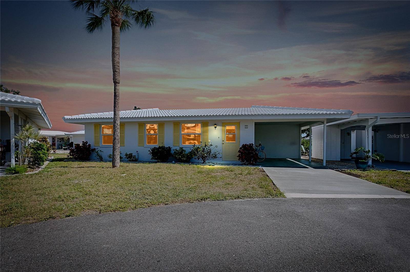 Venice, FL 34293,595 CIRCLEWOOD DR #Y4