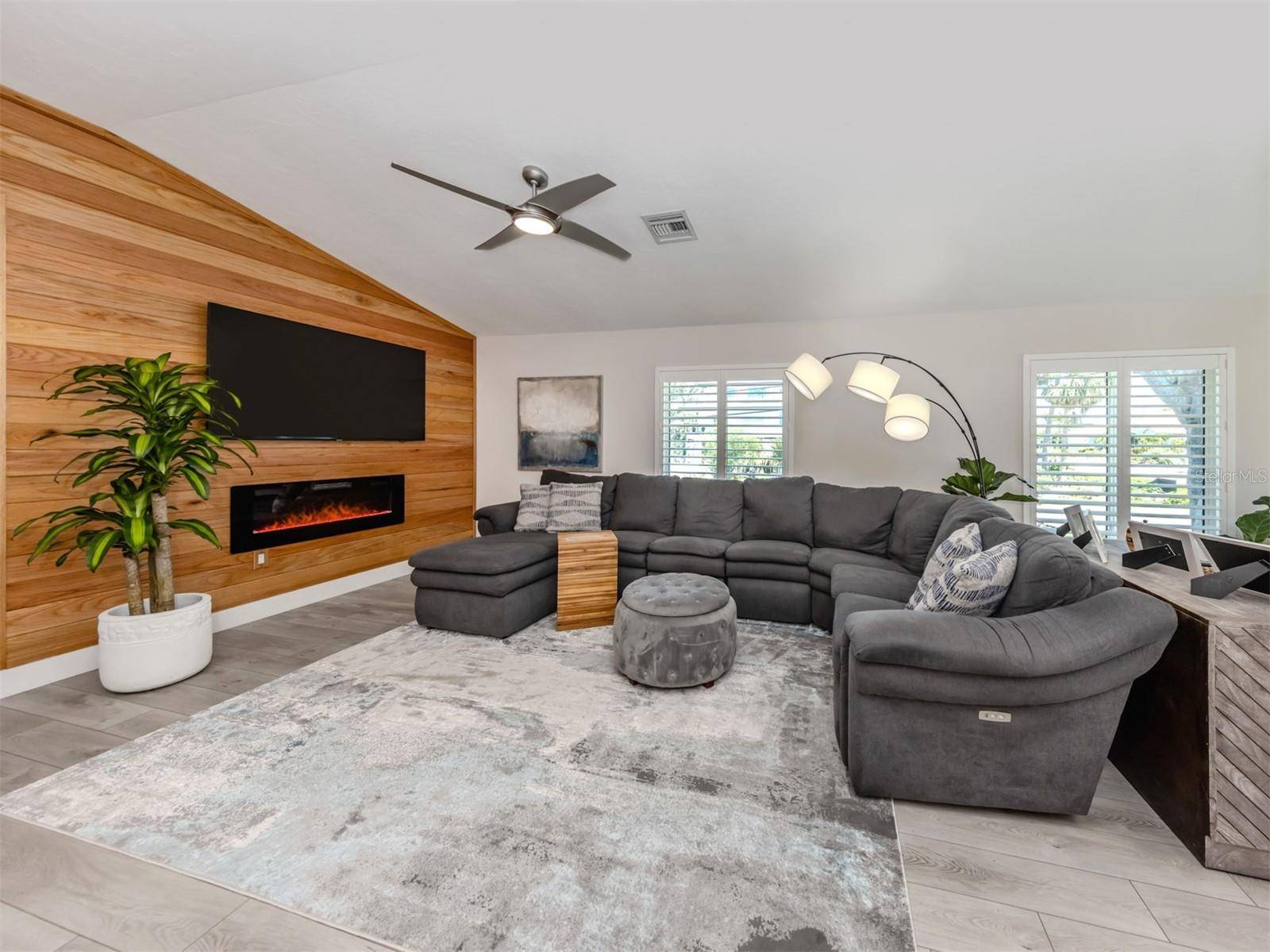 Venice, FL 34285,616 GARDENIA DR