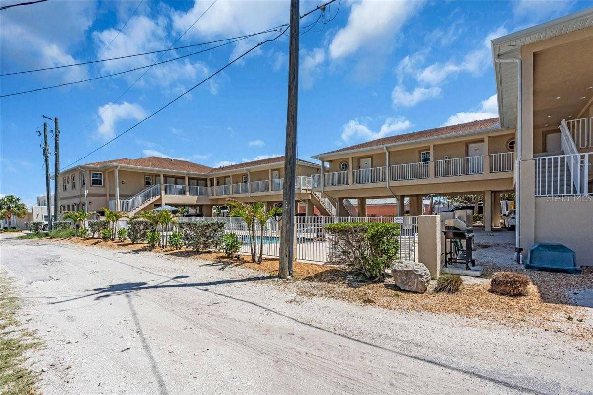 Englewood, FL 34223,2405 N BEACH RD #4