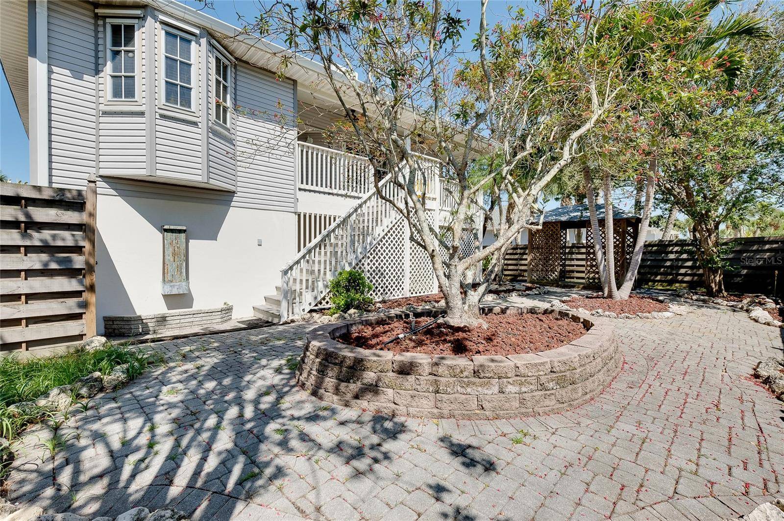 Venice, FL 34293,610 ALLIGATOR DR