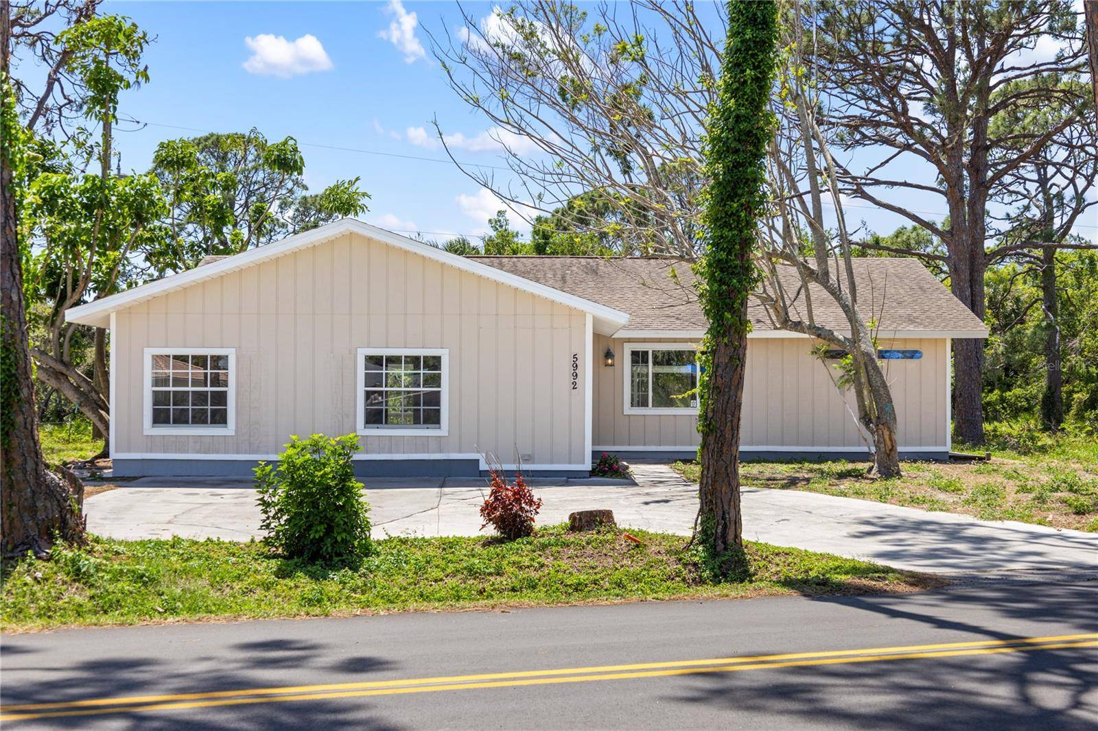 Venice, FL 34293,5992 OSPREY RD