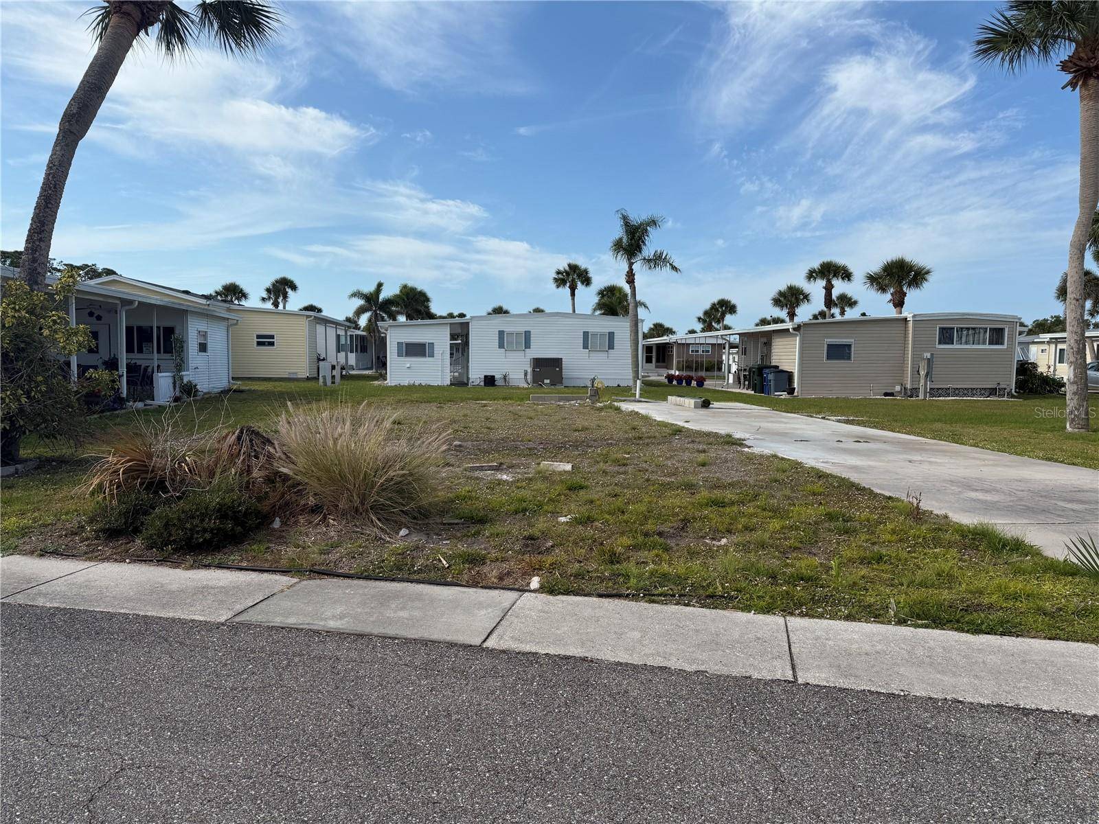 Venice, FL 34293,620 DELPHINIUM DR
