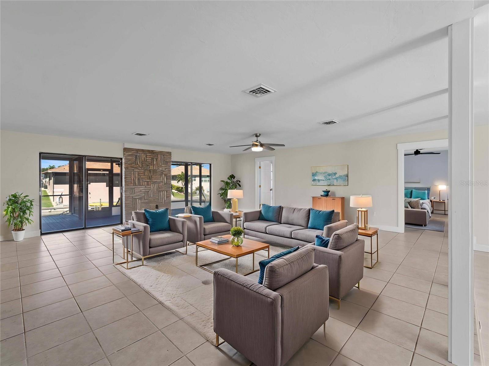 Englewood, FL 34223,318 OAKWOOD CIR
