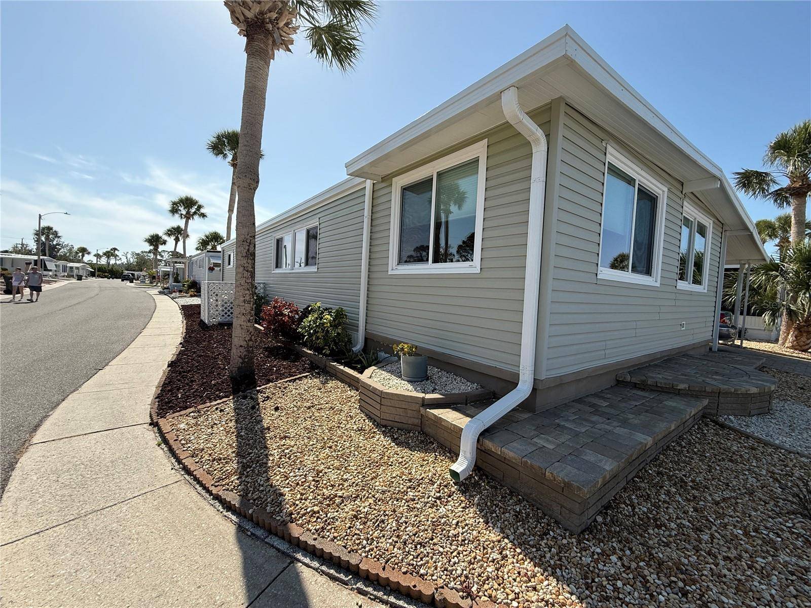 Venice, FL 34293,5601 BEGONIA RD