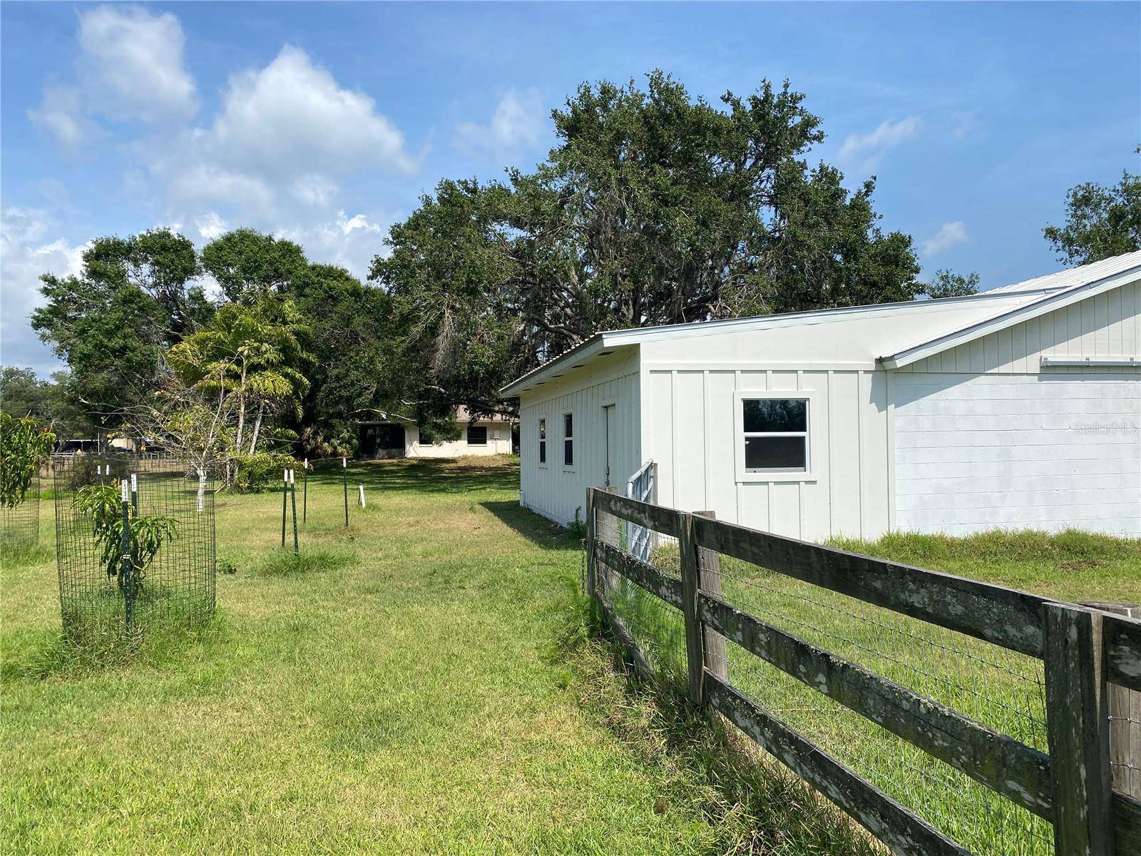 Sarasota, FL 34241,5760 HOWARD CREEK RD