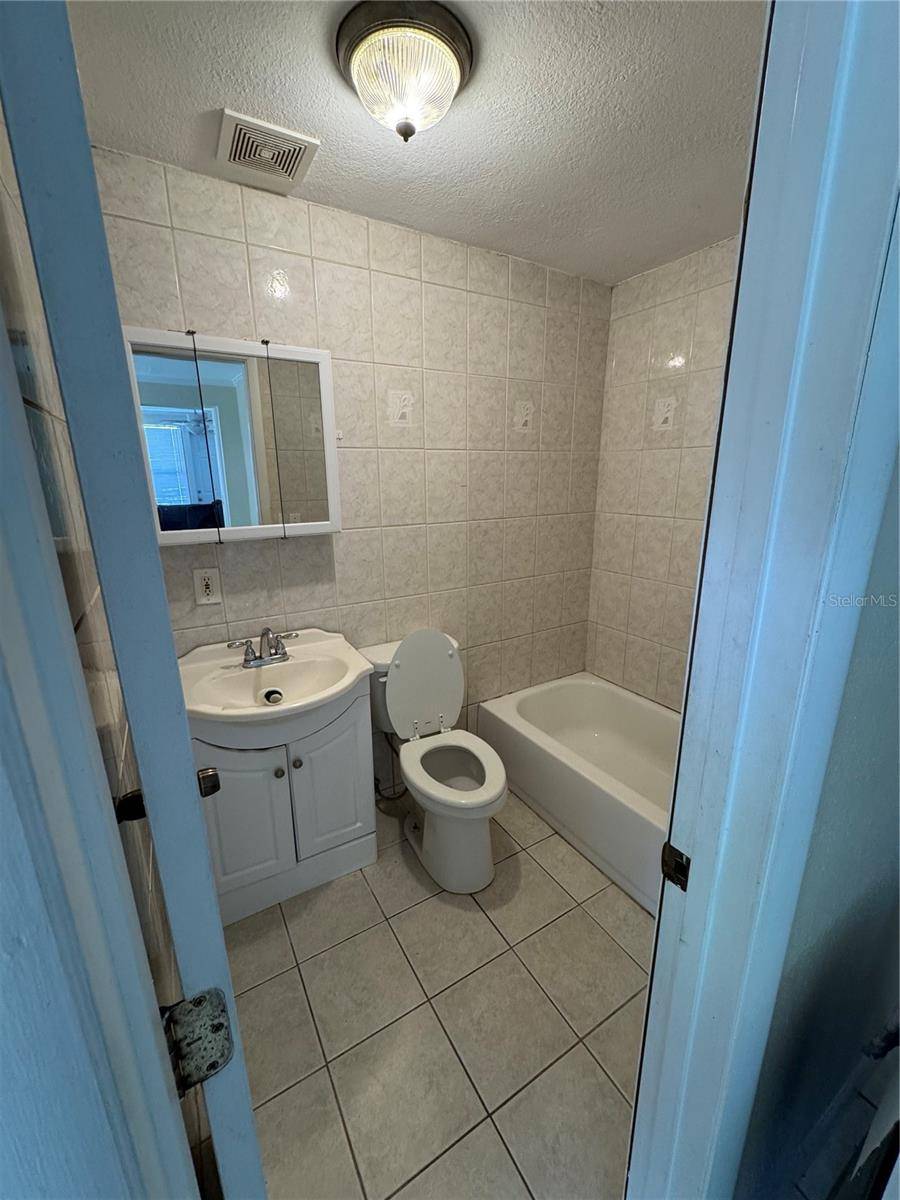 Venice, FL 34285,104 BASE AVE W #E
