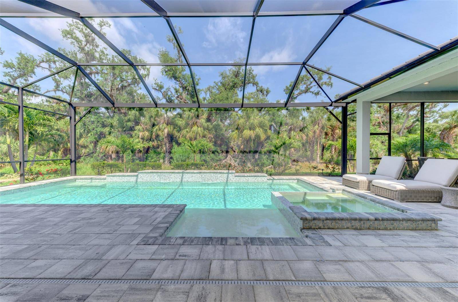 Sarasota, FL 34241,9048 LUNA LN
