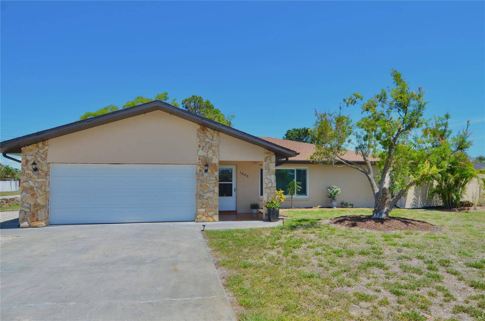 Venice, FL 34293,1203 HUDSON RD