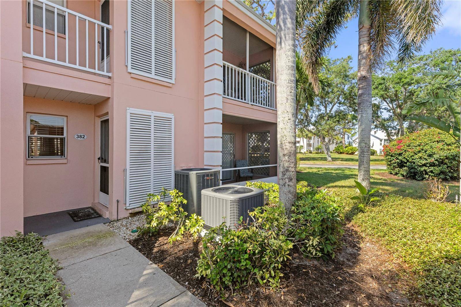 Venice, FL 34293,458 CERROMAR RD #382
