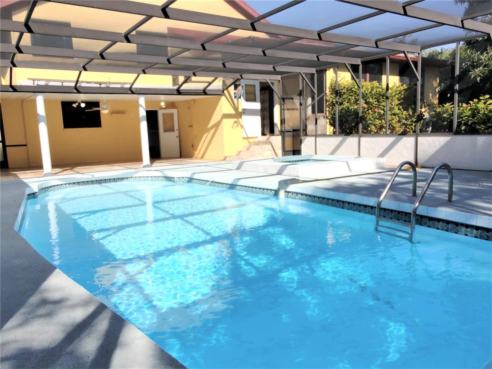 Venice, FL 34285,805 LAGUNA DR