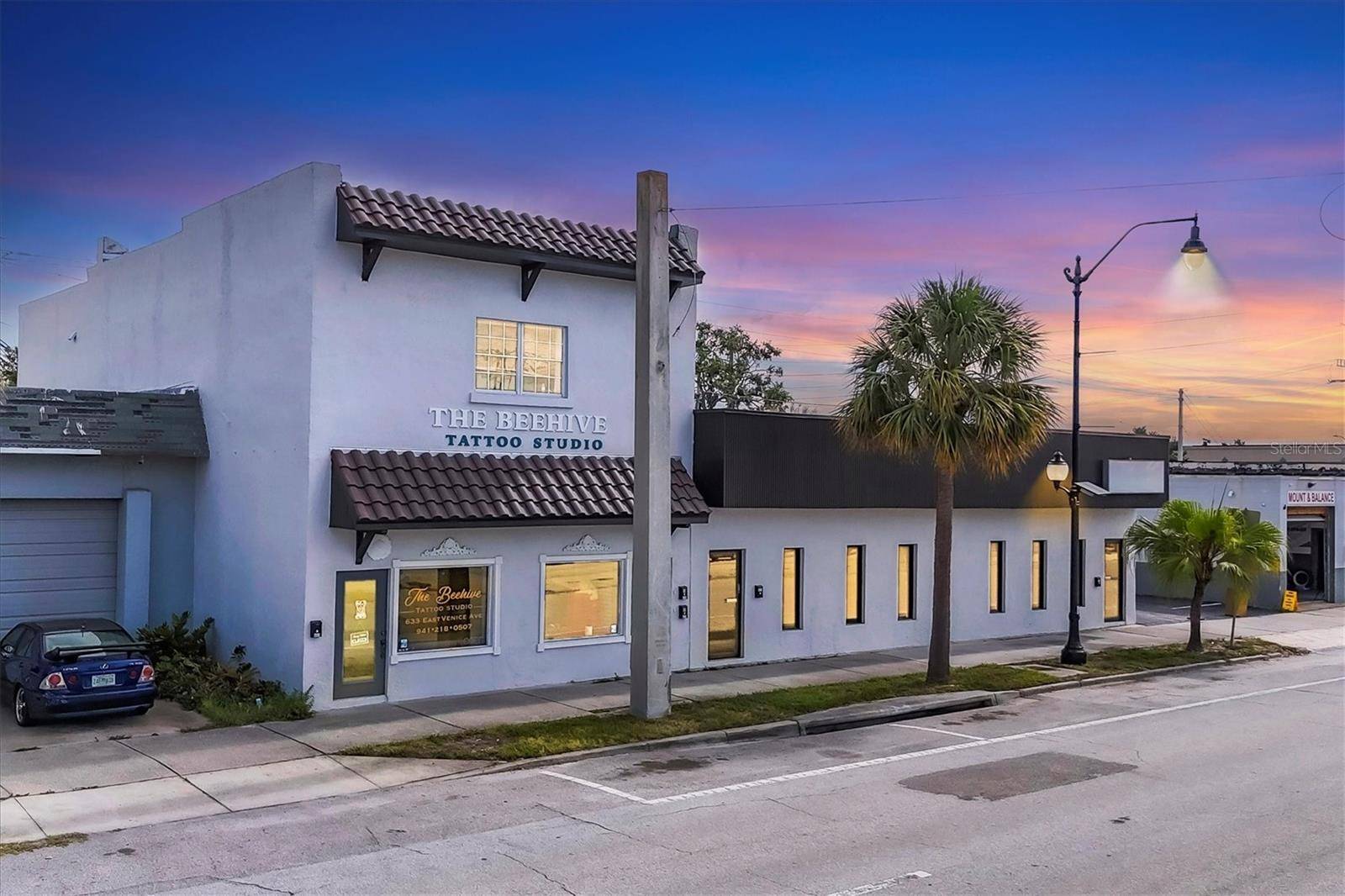 Venice, FL 34285,641 E VENICE AVE