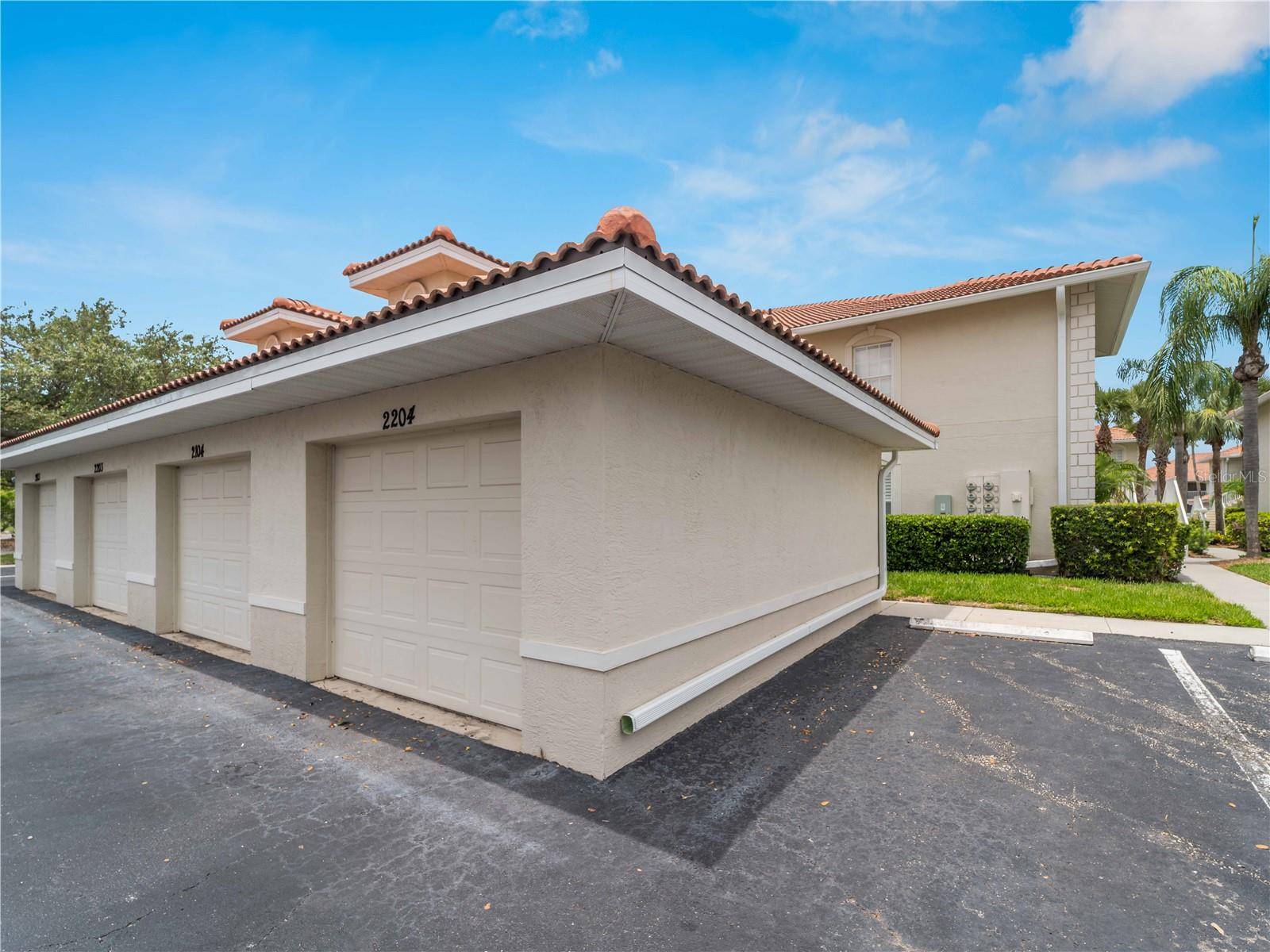 Venice, FL 34292,2204 L PAVIA BLVD #2204