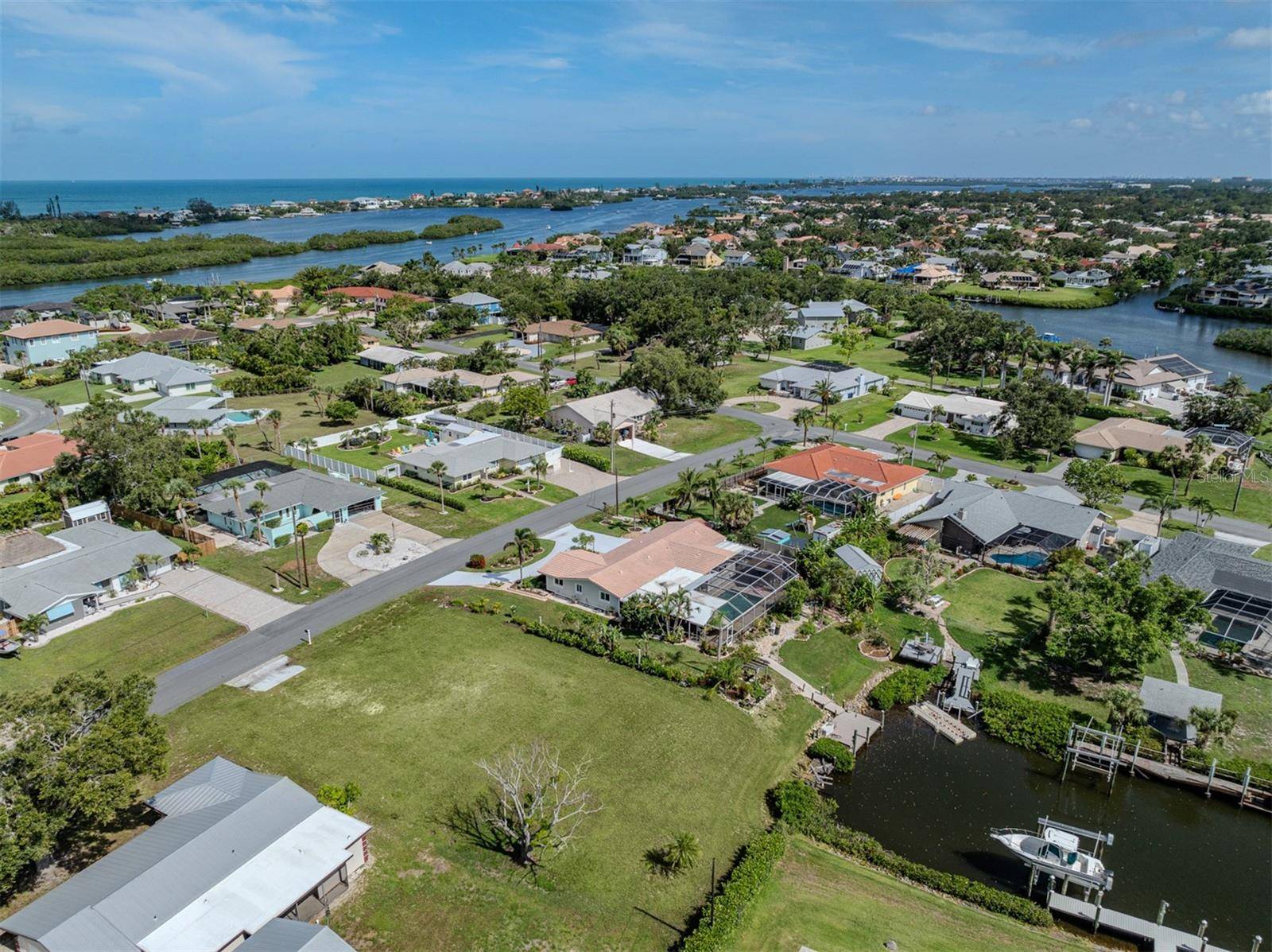 Osprey, FL 34229,458 N SHORE DR