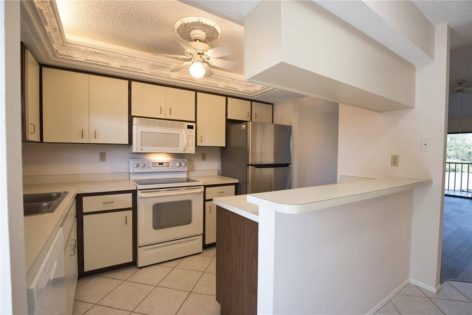 Venice, FL 34292,927 CAPRI ISLES BLVD #8
