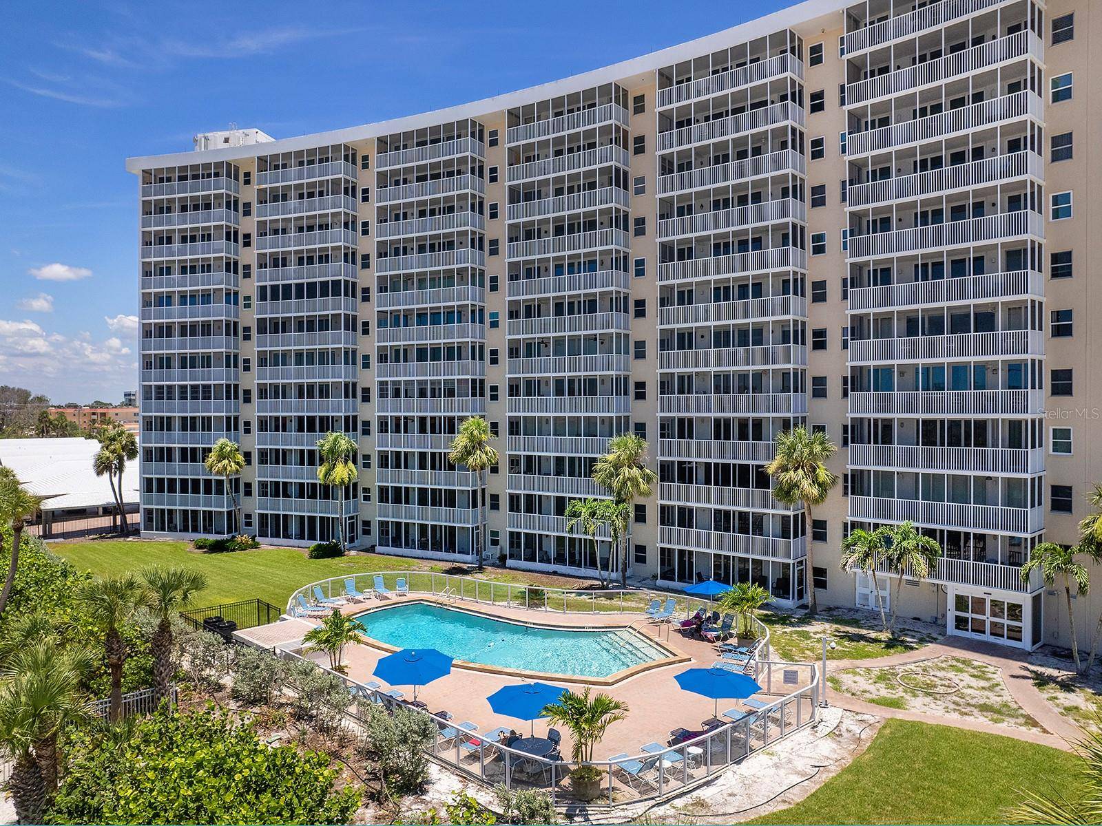 Sarasota, FL 34242,6300 MIDNIGHT PASS RD #809