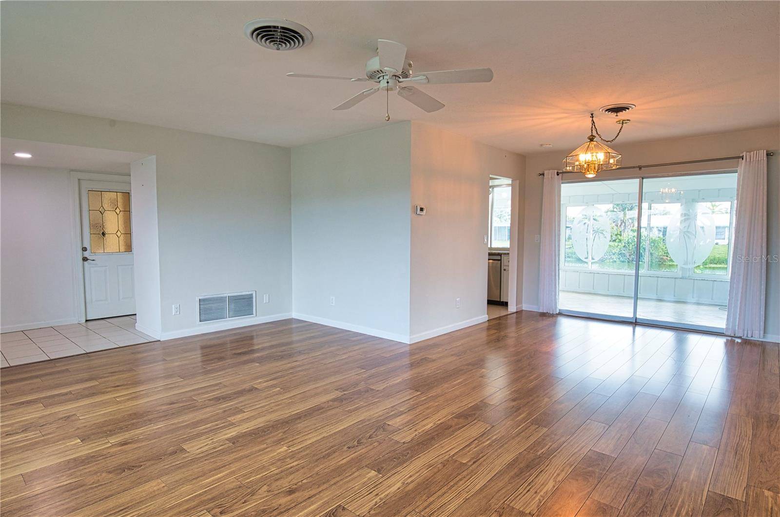 Venice, FL 34293,1325 CAMBRIDGE DR
