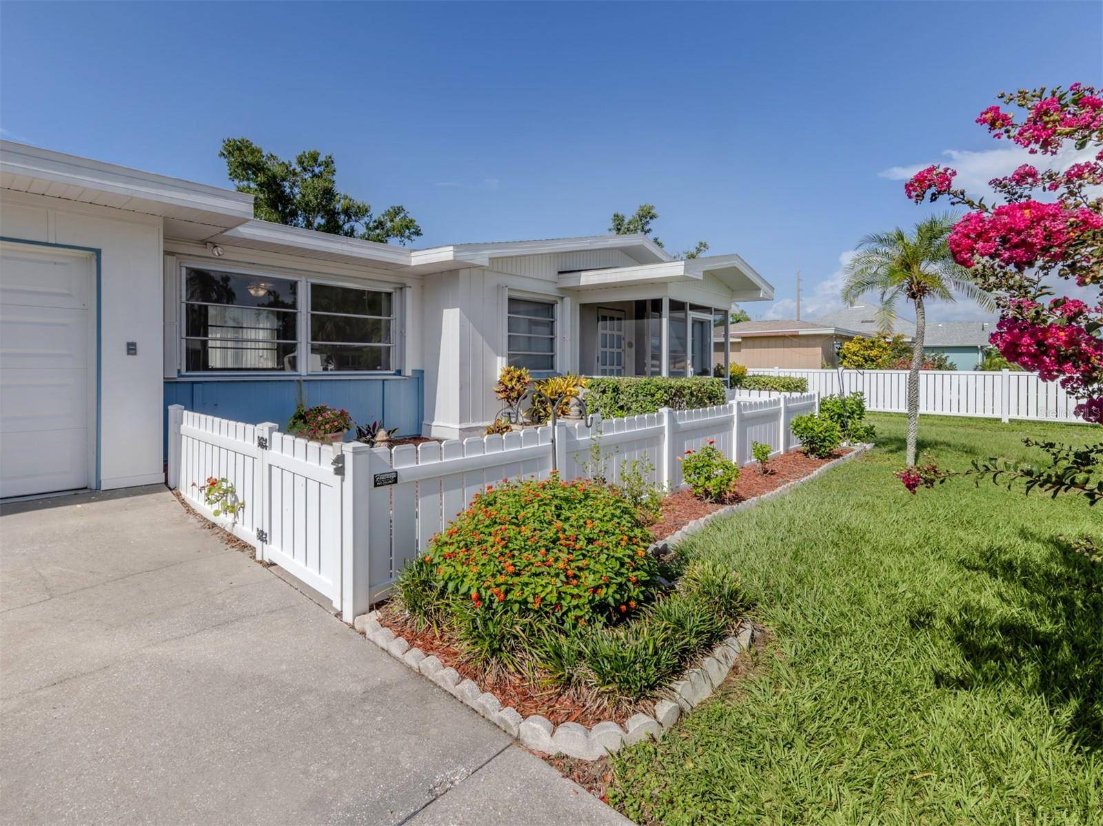 Venice, FL 34285,732 LAUREL AVE