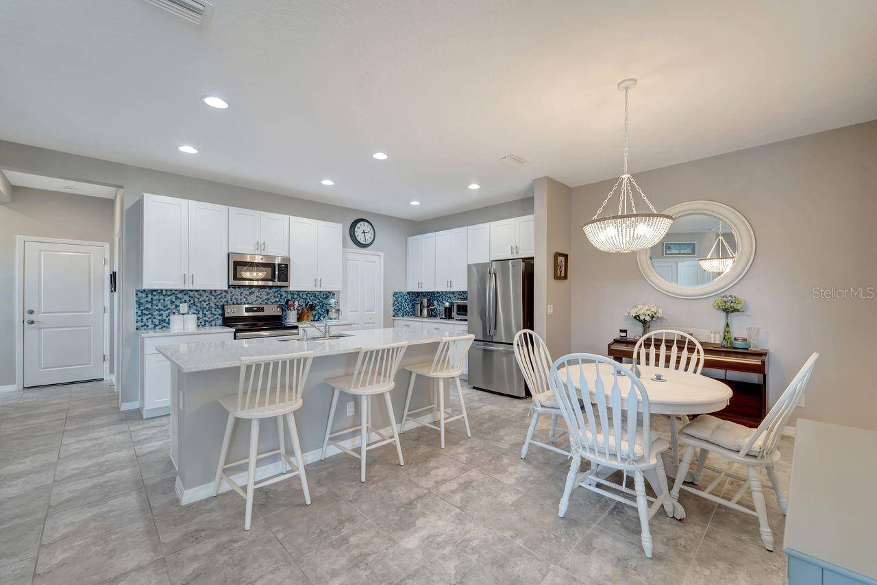 Sarasota, FL 34240,8501 WHISPERING ST