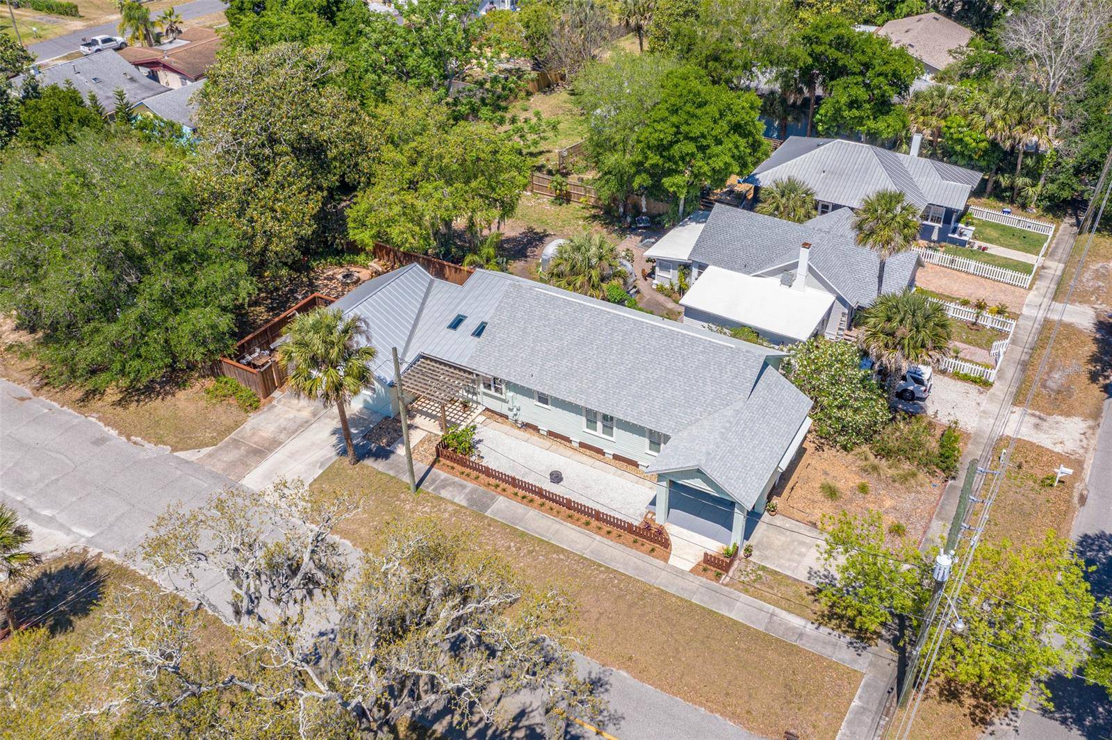 New Smyrna Beach, FL 32168,822 Live Oak ST