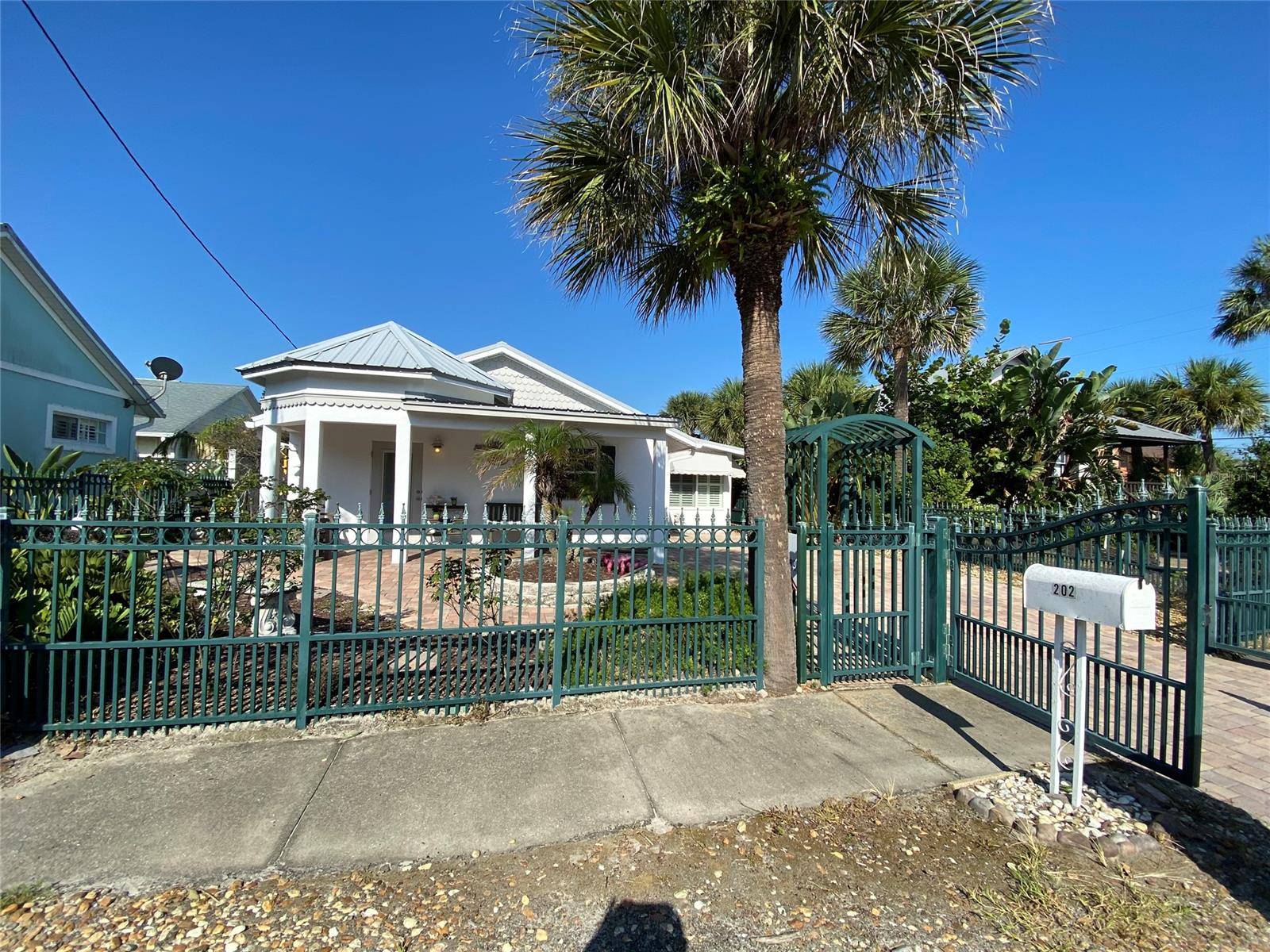 New Smyrna Beach, FL 32169,202 S Cooper ST